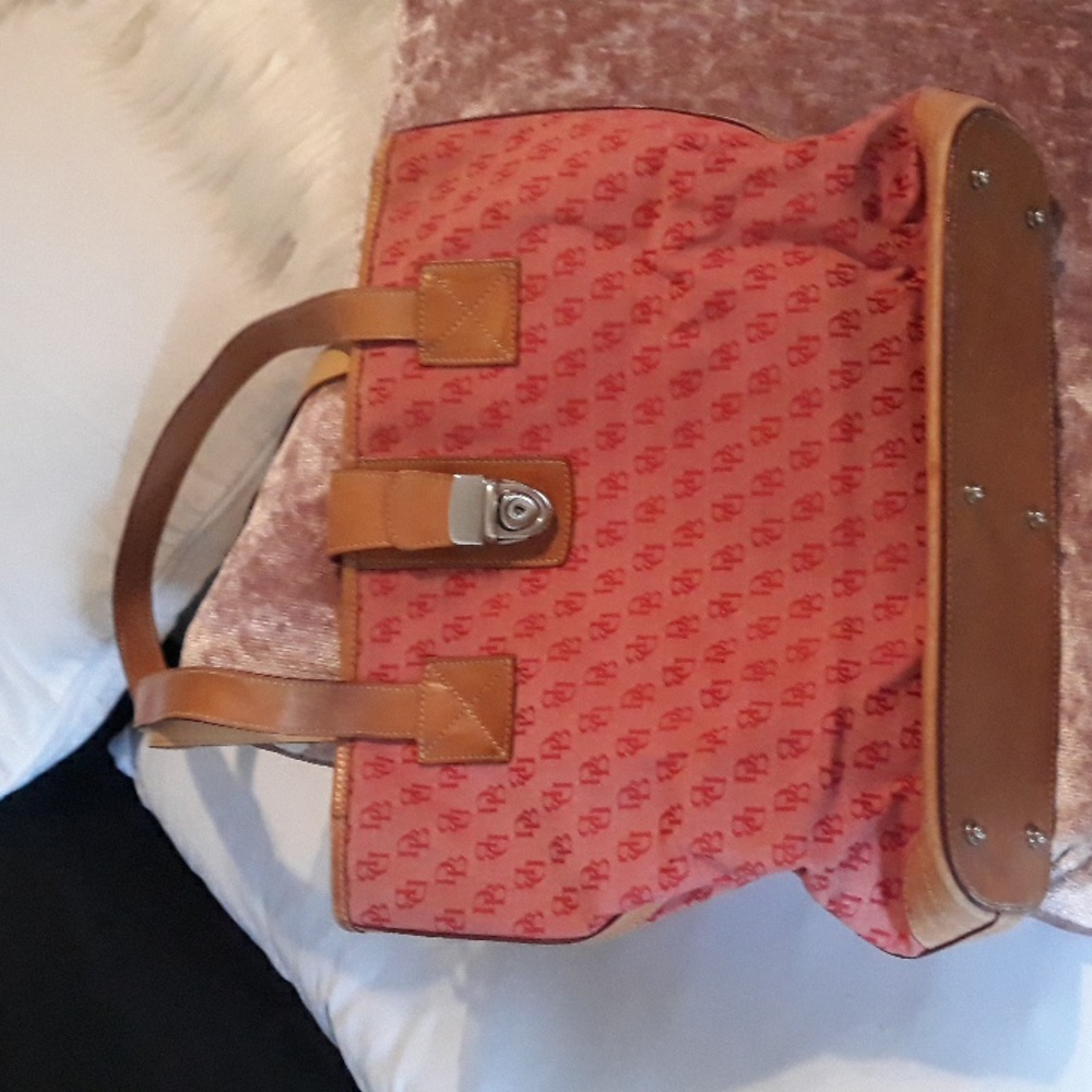 Dooney & bourke purse